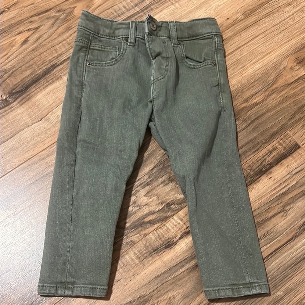 Zara Green Straight Jeans Versatile Everyday Wear